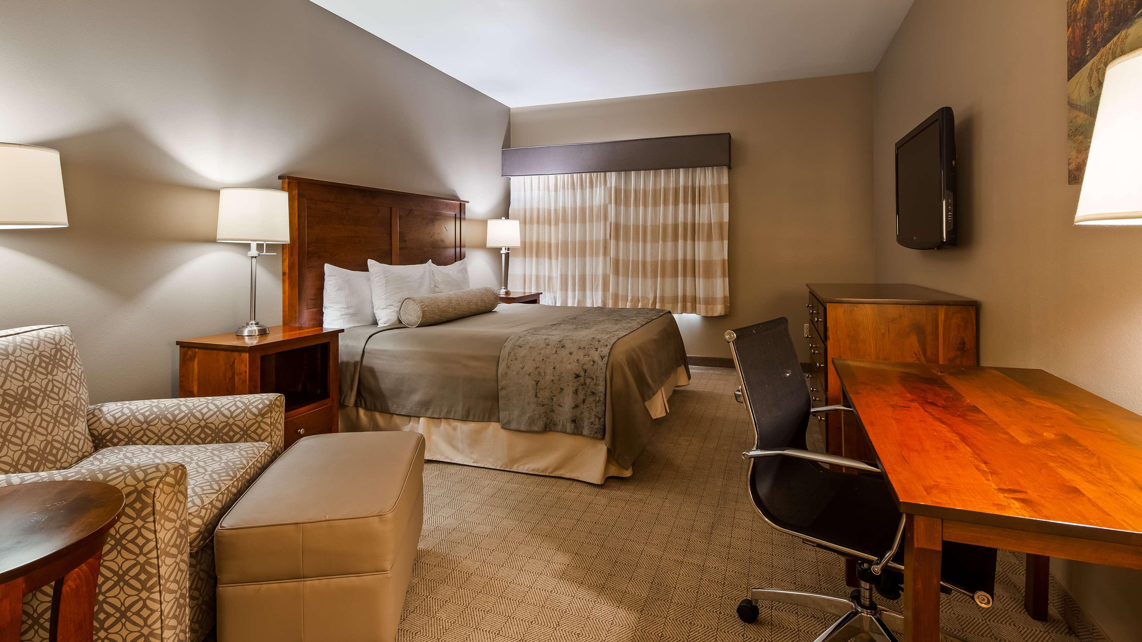 Best Western Plus Green Mill Village Hotel & Suites Arcola Buitenkant foto