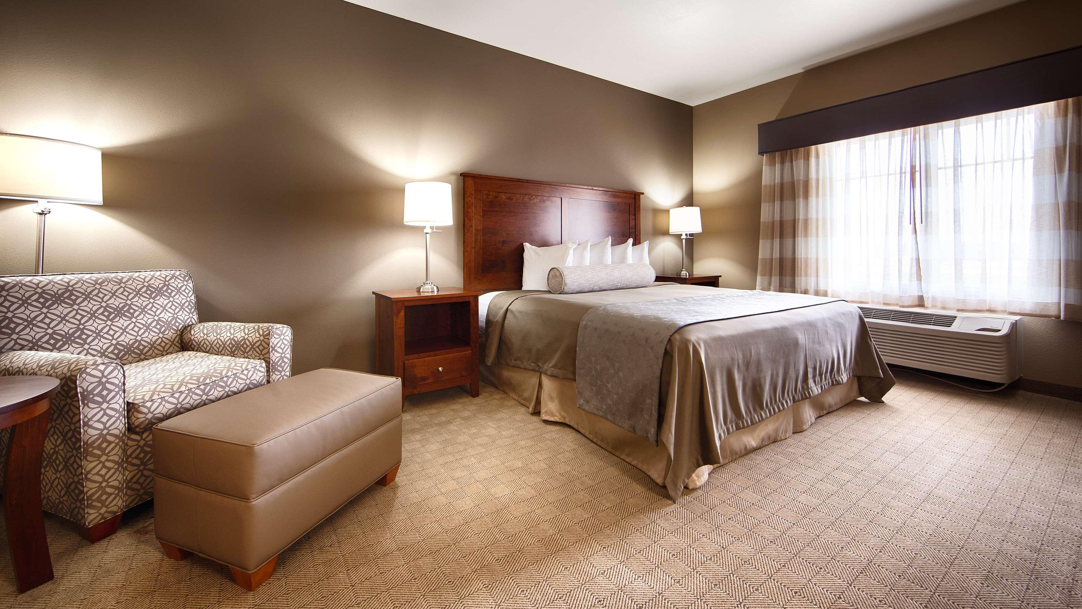 Best Western Plus Green Mill Village Hotel & Suites Arcola Buitenkant foto