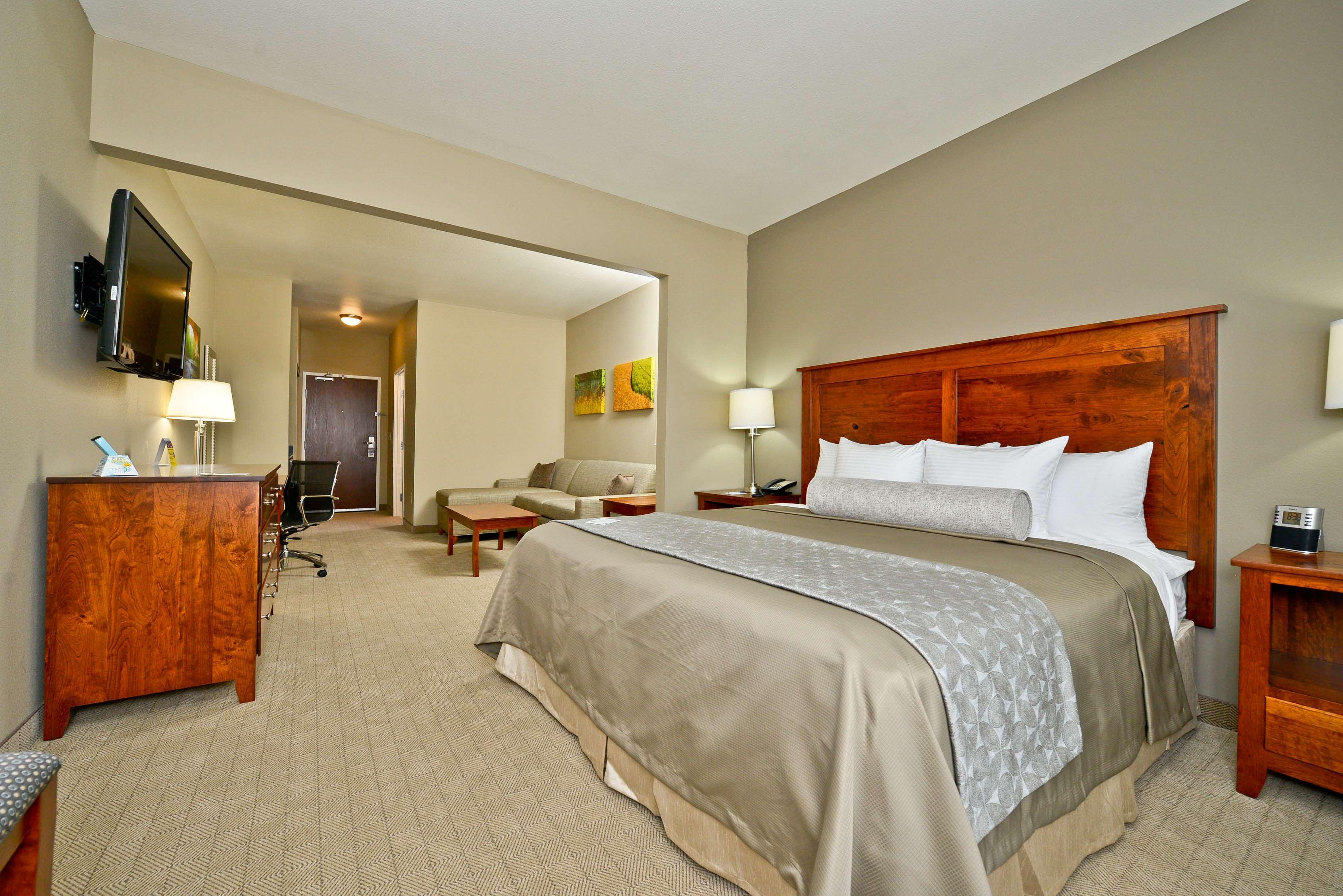 Best Western Plus Green Mill Village Hotel & Suites Arcola Buitenkant foto
