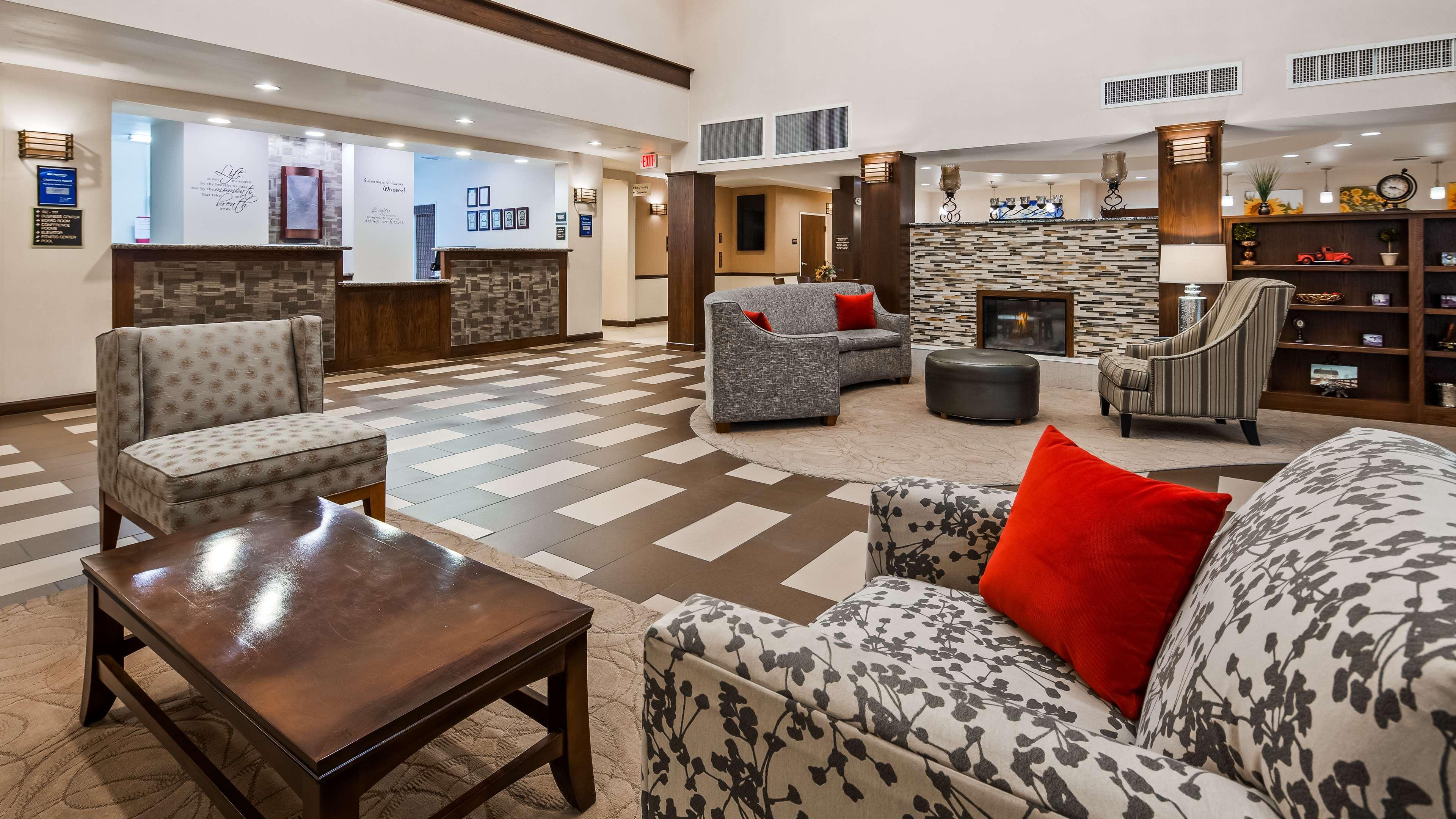 Best Western Plus Green Mill Village Hotel & Suites Arcola Buitenkant foto