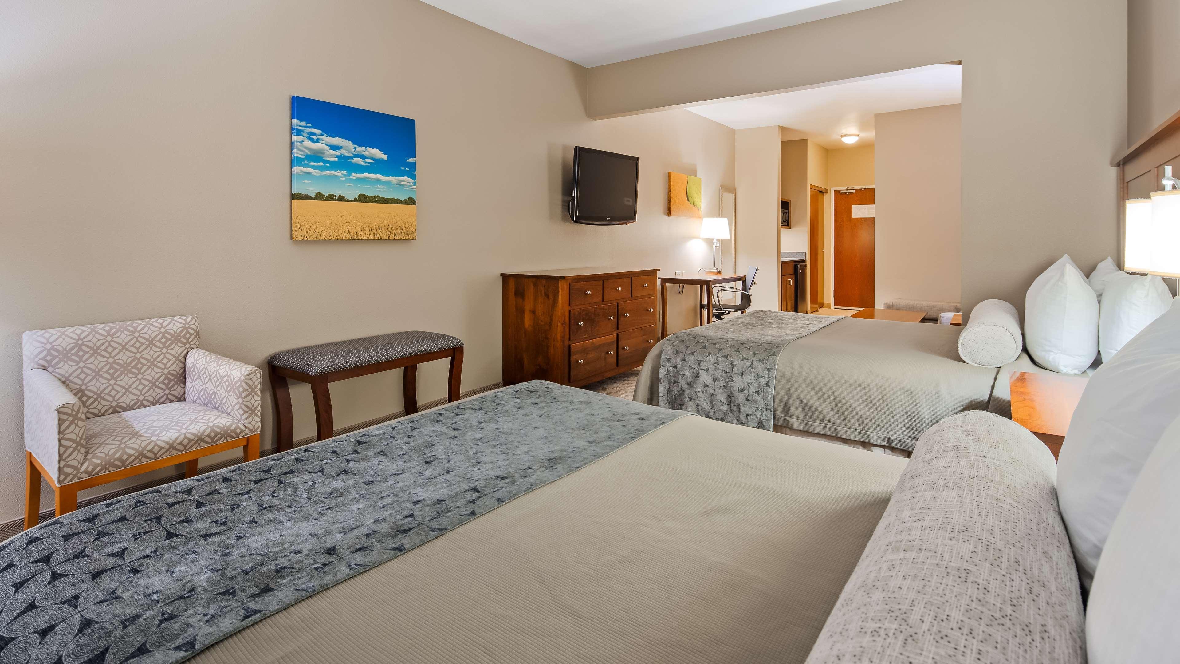Best Western Plus Green Mill Village Hotel & Suites Arcola Buitenkant foto