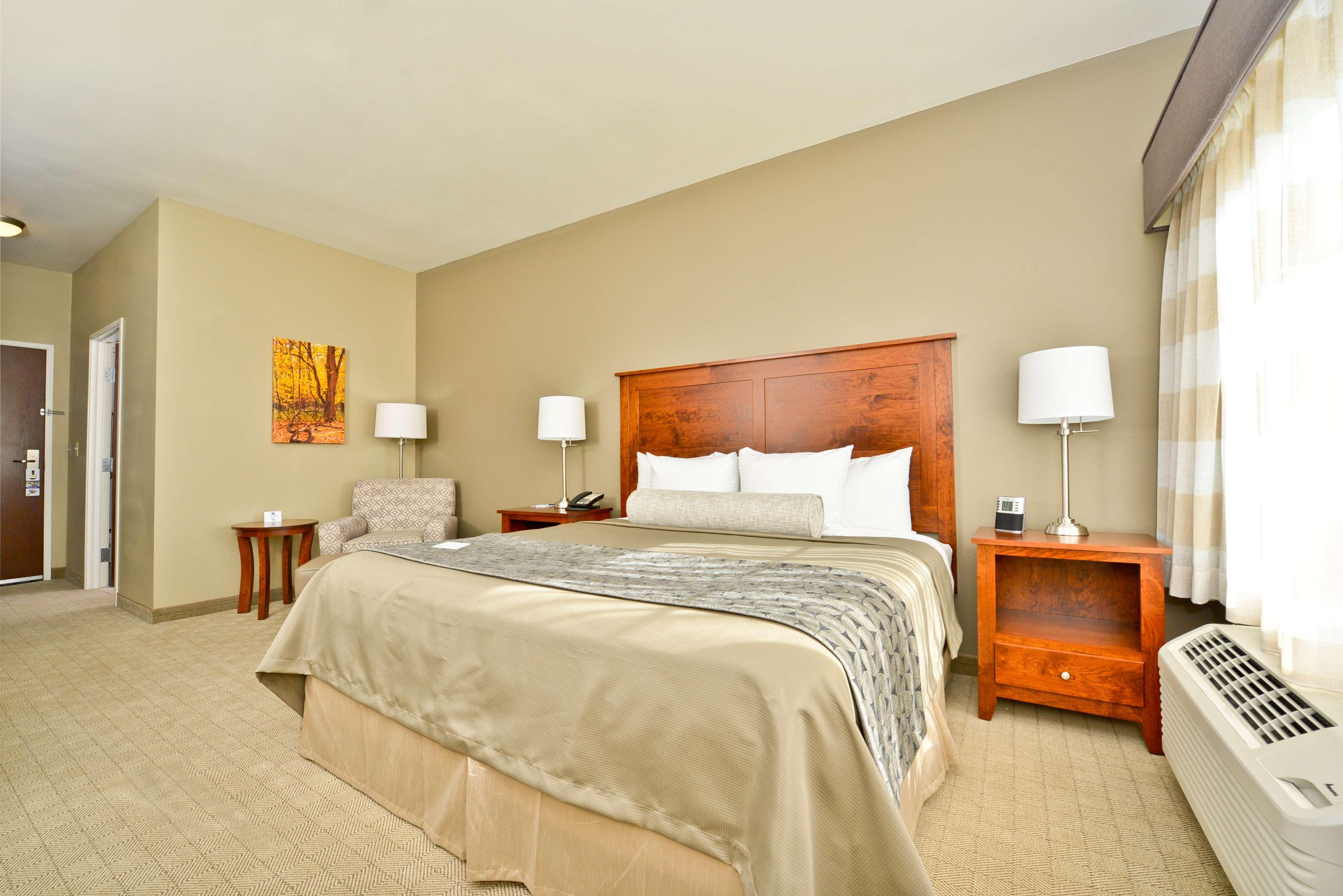 Best Western Plus Green Mill Village Hotel & Suites Arcola Buitenkant foto