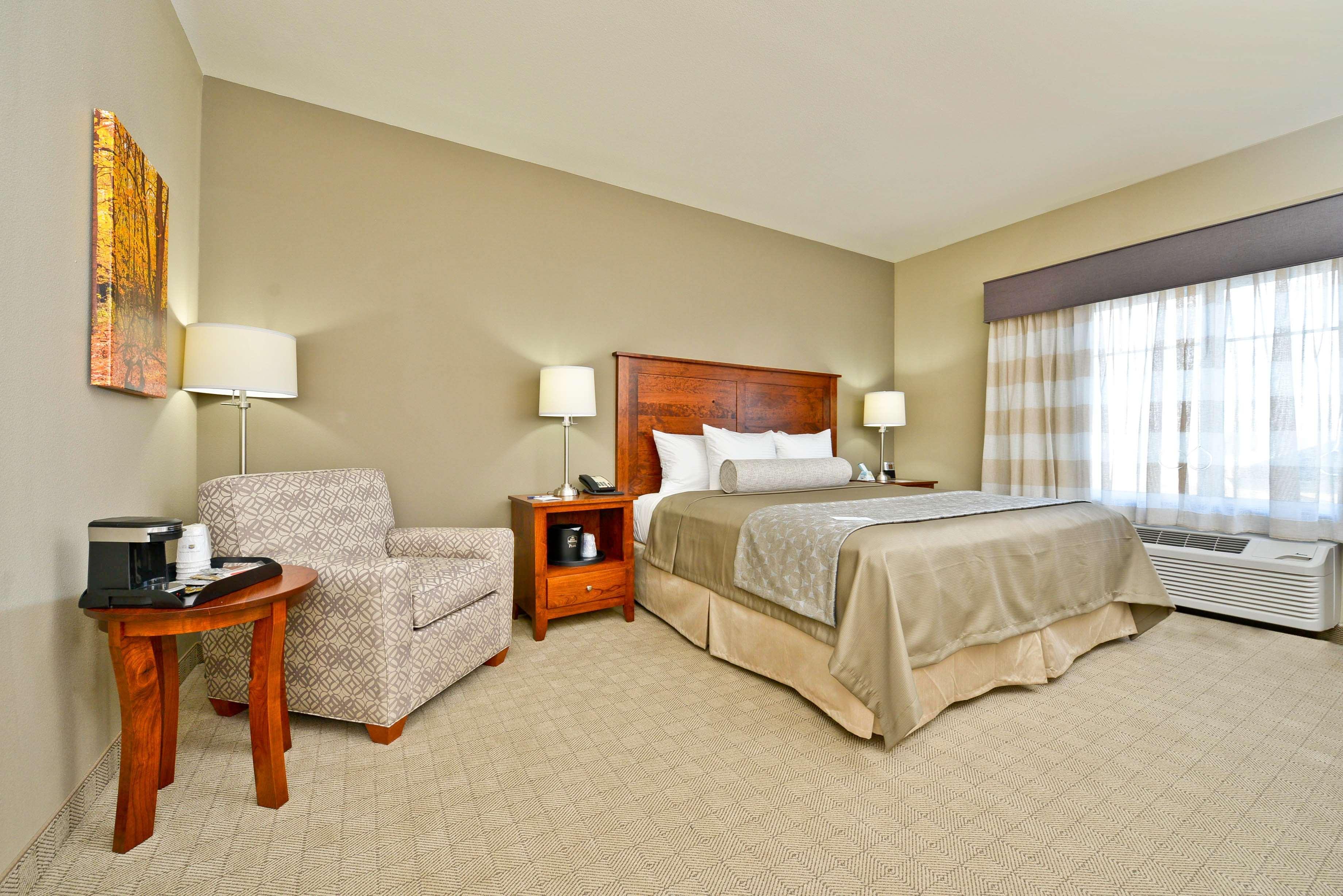 Best Western Plus Green Mill Village Hotel & Suites Arcola Buitenkant foto