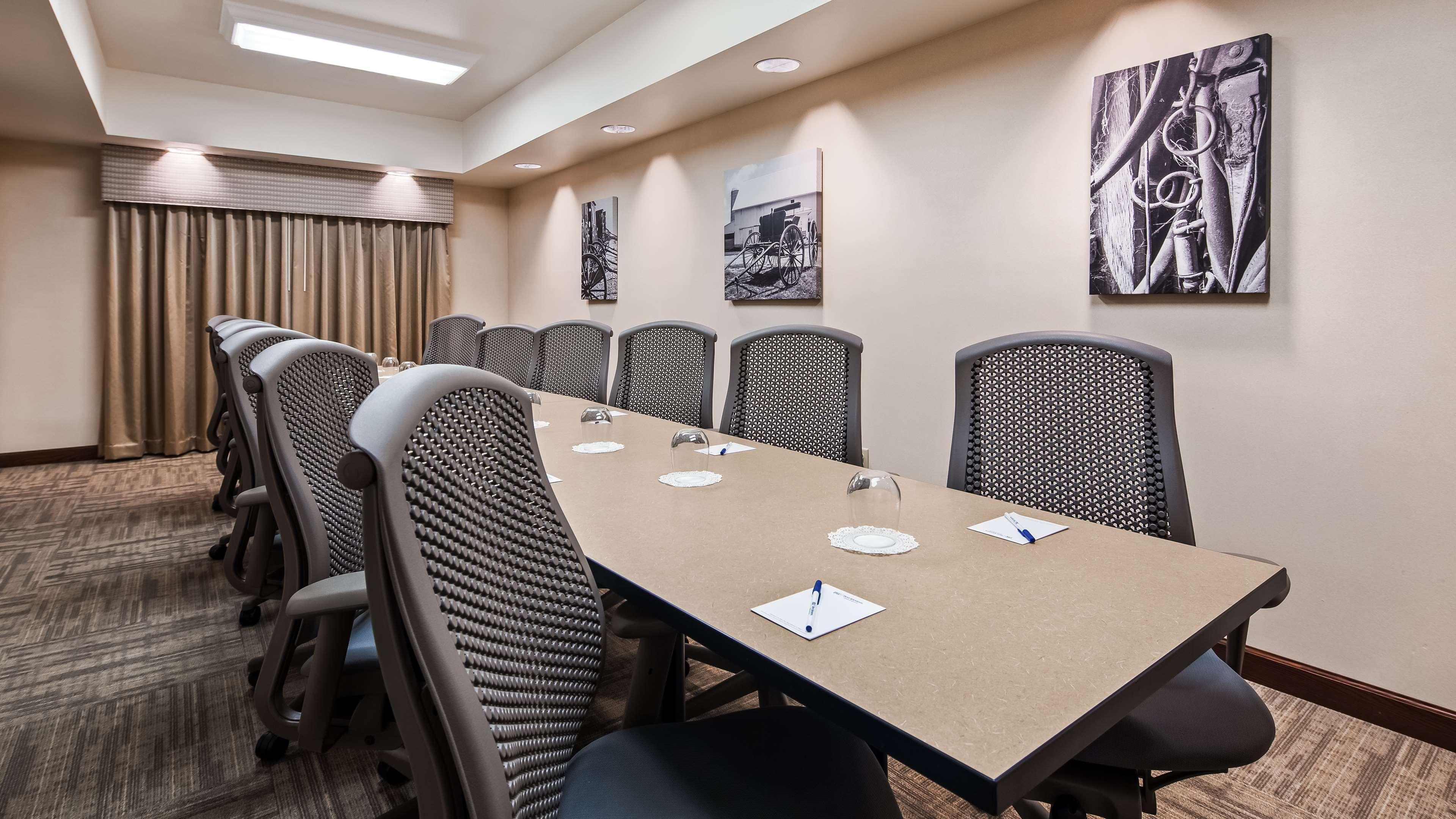 Best Western Plus Green Mill Village Hotel & Suites Arcola Buitenkant foto