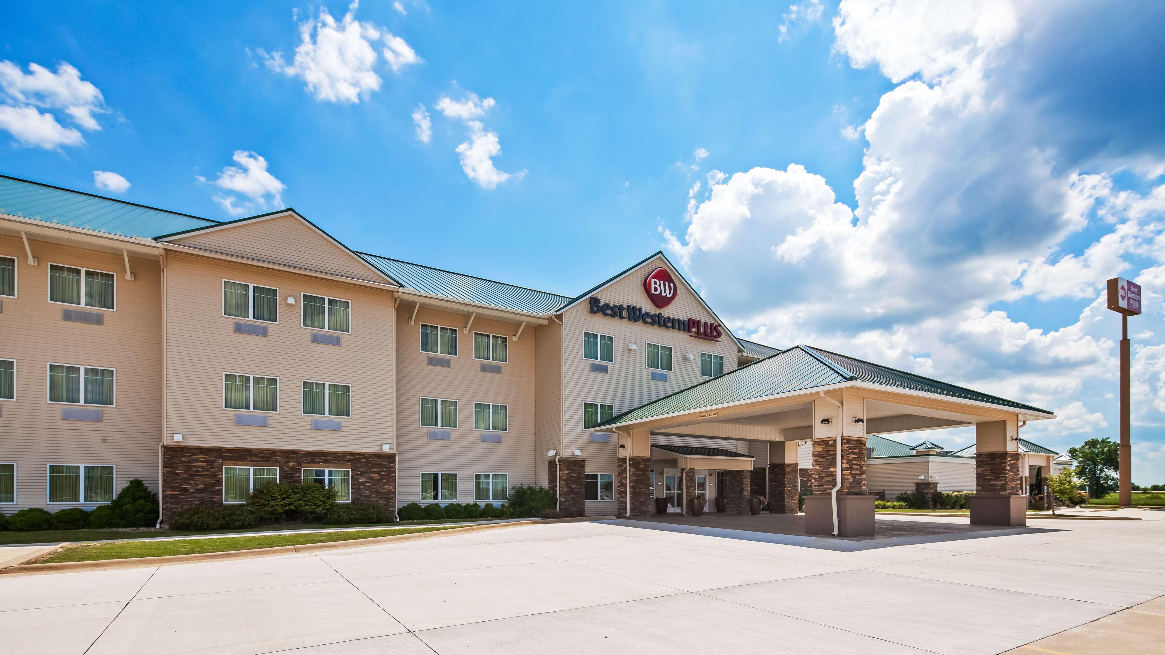 Best Western Plus Green Mill Village Hotel & Suites Arcola Buitenkant foto