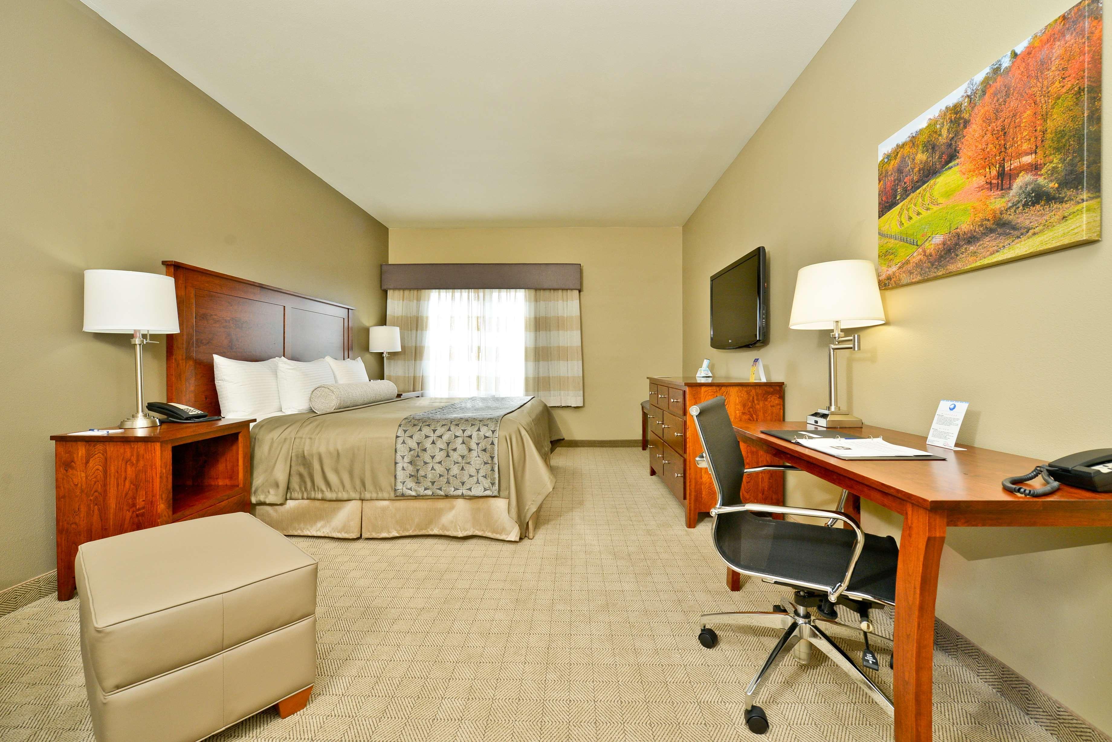 Best Western Plus Green Mill Village Hotel & Suites Arcola Buitenkant foto